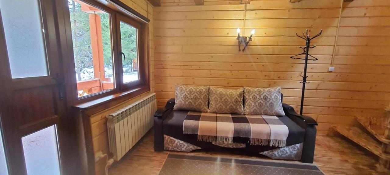під озером синевир Apartment Synevyrs'ka Polyana